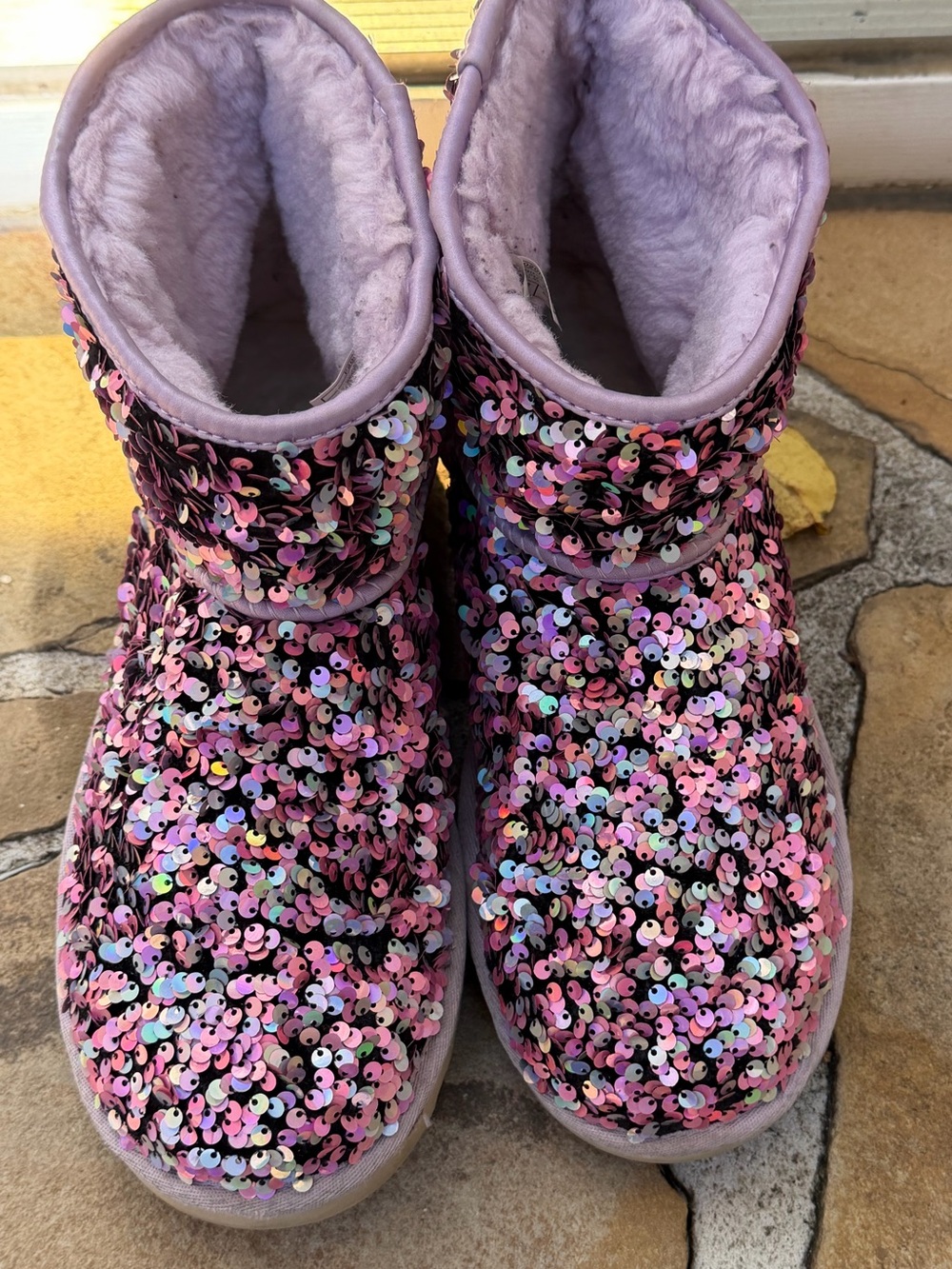 Women’s UGG Mini Stellar Sequin Boots Sz 10